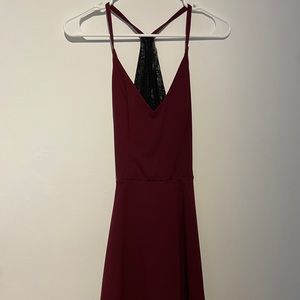 Maroon Homecoming Dresz